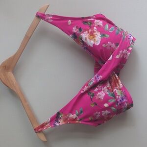 Nitpick Swim. Floral Print Twist Bikini Top. Multi Fit Cup. Size Medium*